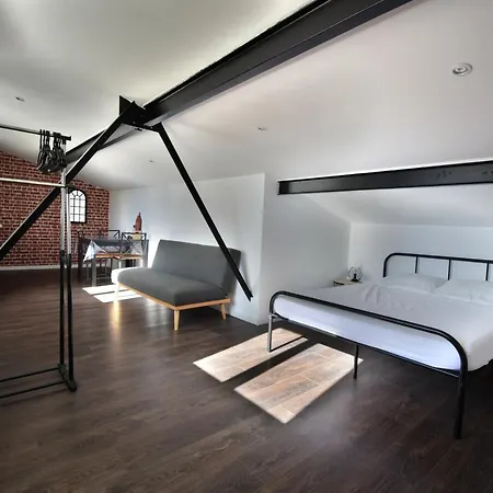 Apartman Industriel A 50 M De La Et Du Port Mèze