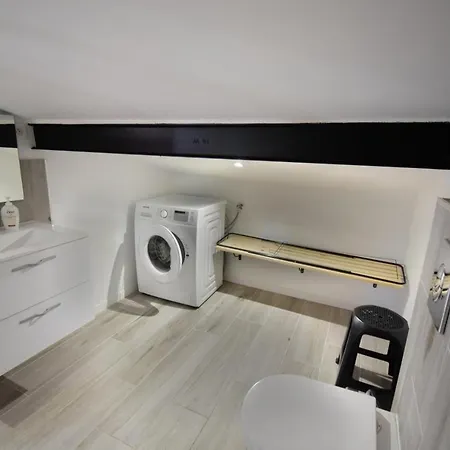 Industriel A 50 M De La Et Du Port *